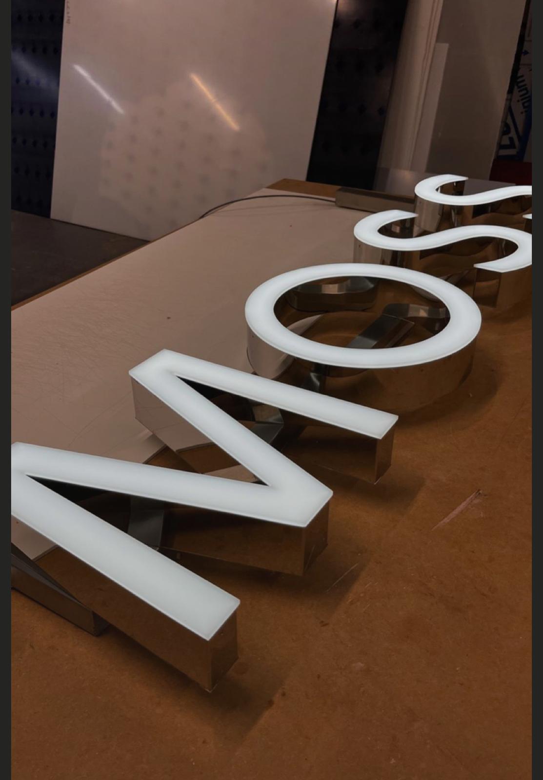 Image gallery marquee